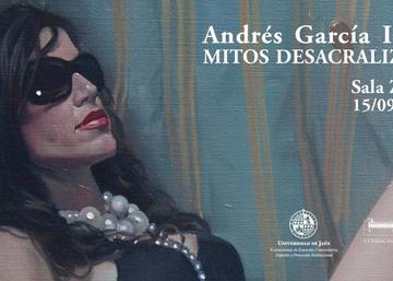 Cartel exposición Mitos Desacralizados de Andrés García Ibáñez